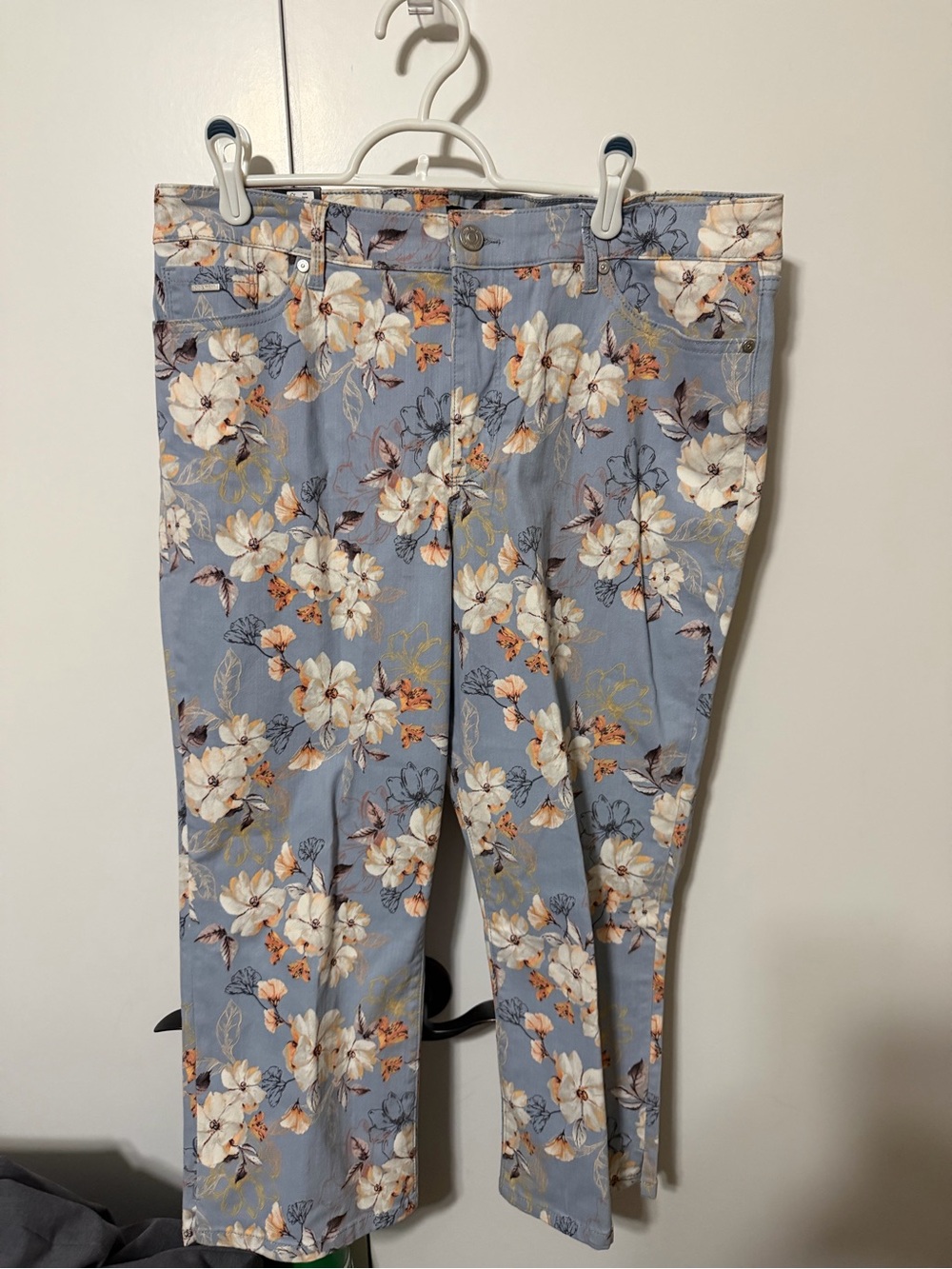 Nine West Jeans Blue Floral Print Capri Pants size 14